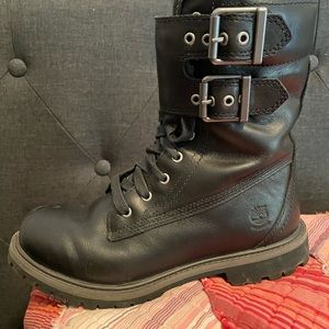 Gorgeous Timberland Moto Boot 💯 super soft Leqther with double-silver buckles!